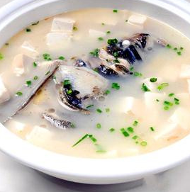 月嫂：產(chǎn)婦鯽魚湯制作過程(圖1)